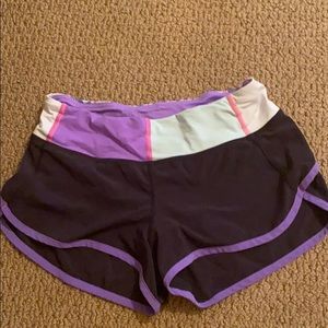 Lululemon Speed Up Short 
2.5" size 2